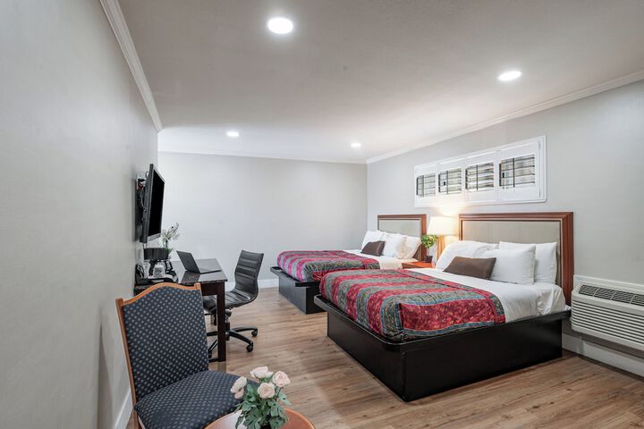 Room 13 of 23