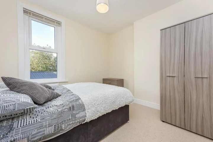 Room 4 of 14