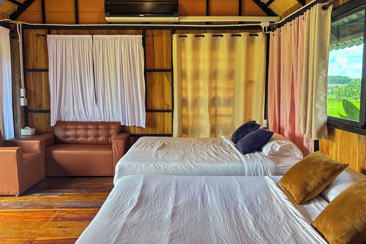 Room 28 of 135