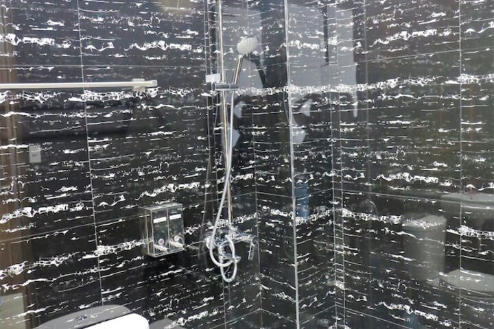 Room 8 of 13