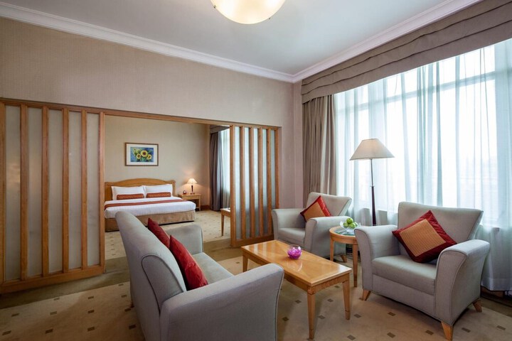 Room 46 of 95