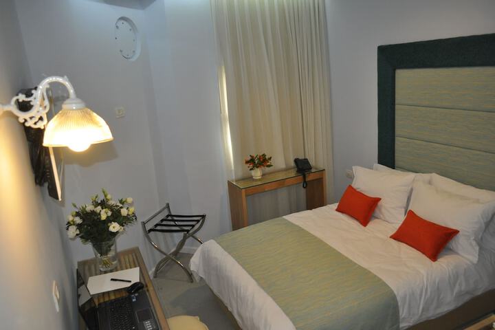 Room 11 of 43