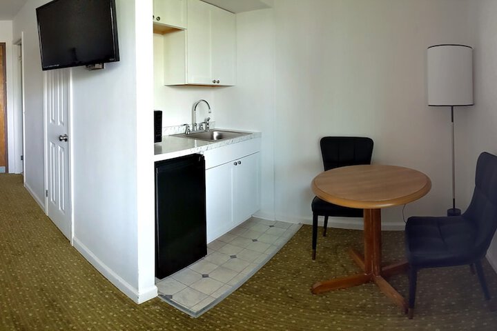 Room 10 of 42