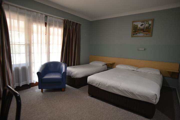 Room 12 of 40