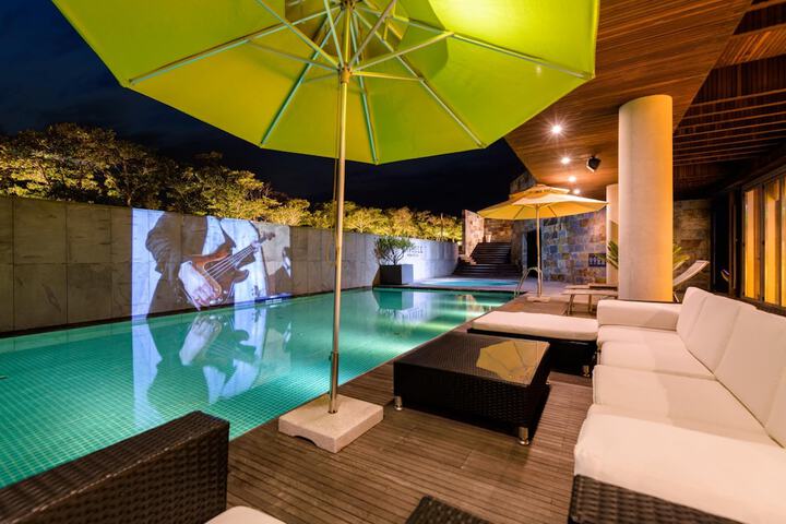 Pool 96 of 179