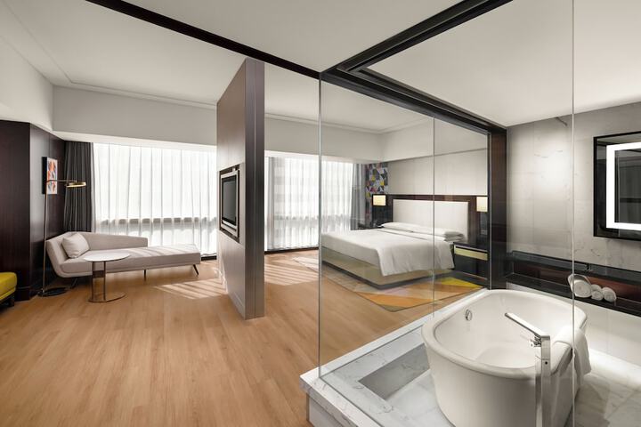 Room 67 of 102