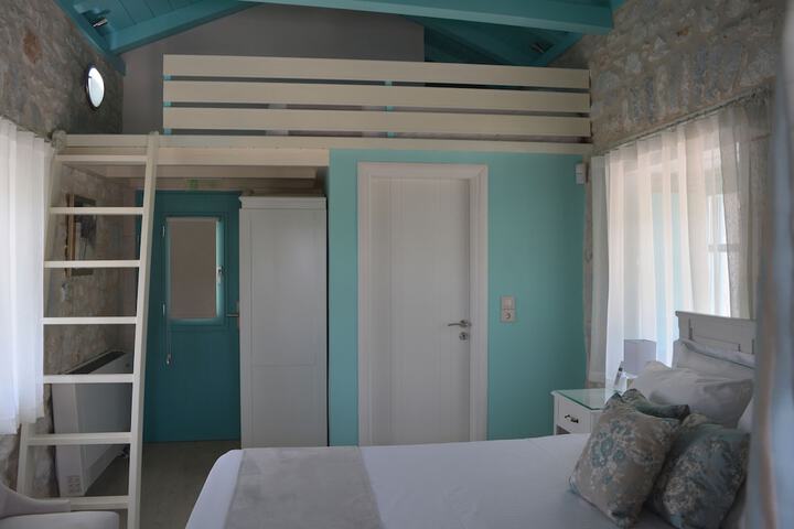 Room 4 of 53