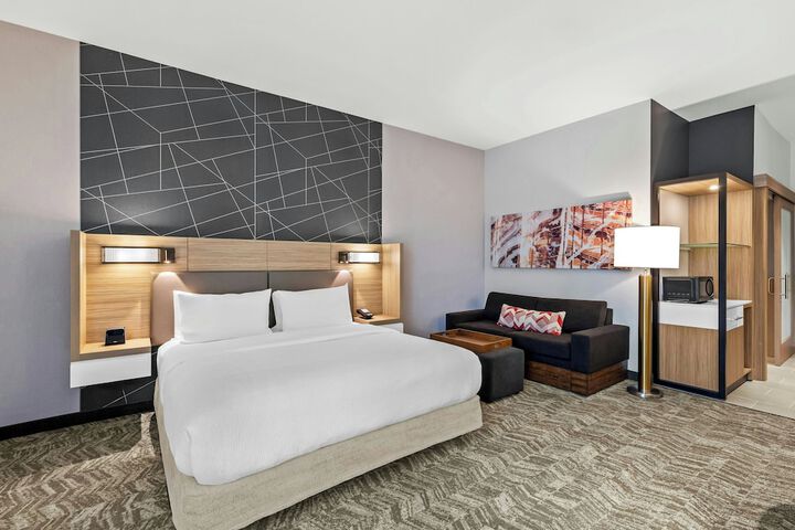 Room 14 of 40
