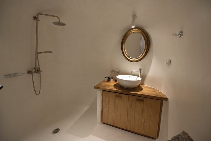 Room 63 of 65