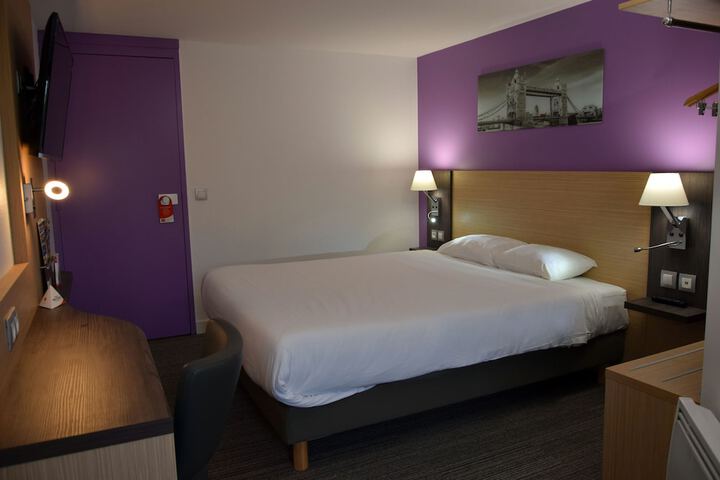 Room 10 of 70
