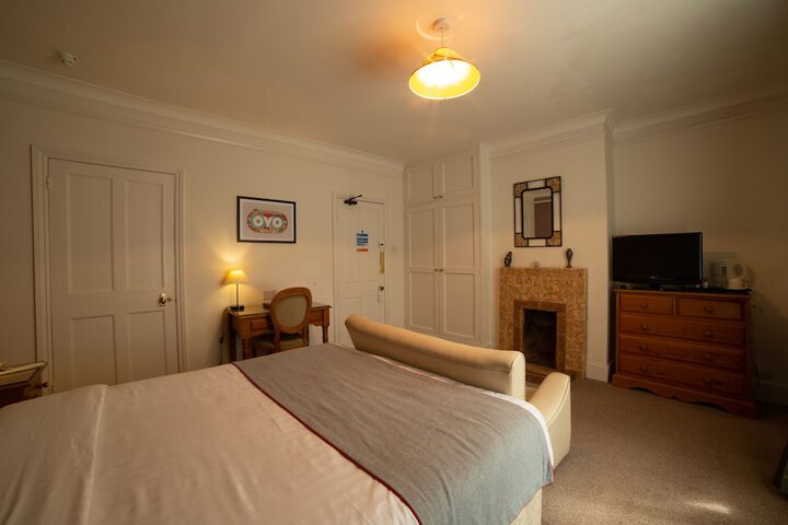 Room 7 of 48