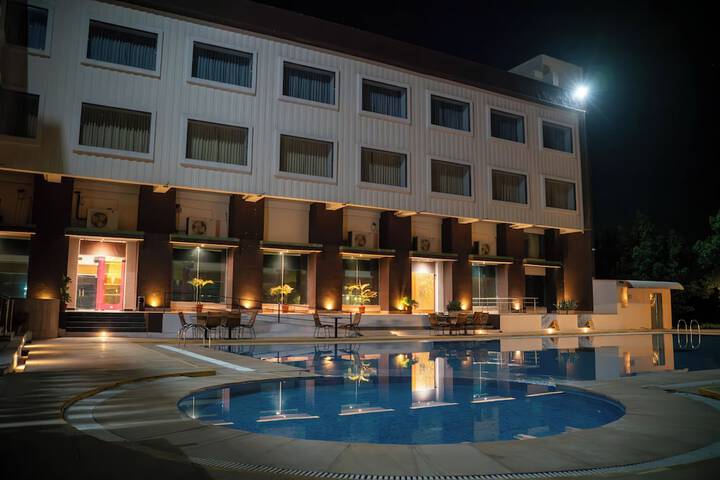 Pool 96 of 190