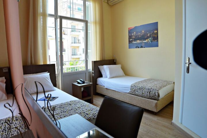 Room 6 of 43