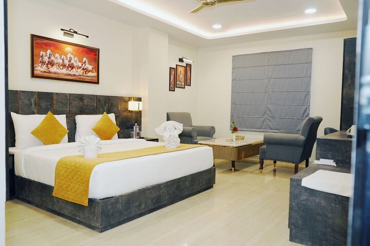 Room 12 of 47