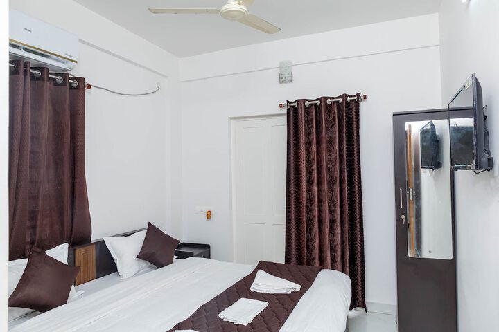 Room 18 of 37