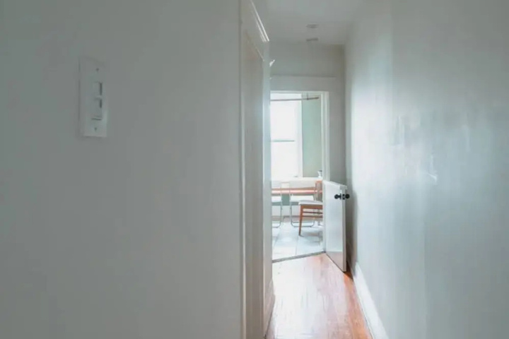Room 9 of 16