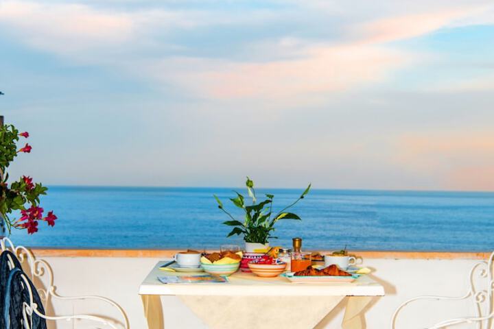 Breakfast/Coffee Service 120 of 139