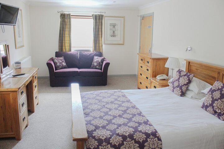 Room 35 of 62