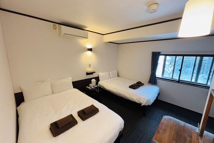 Room 42 of 61