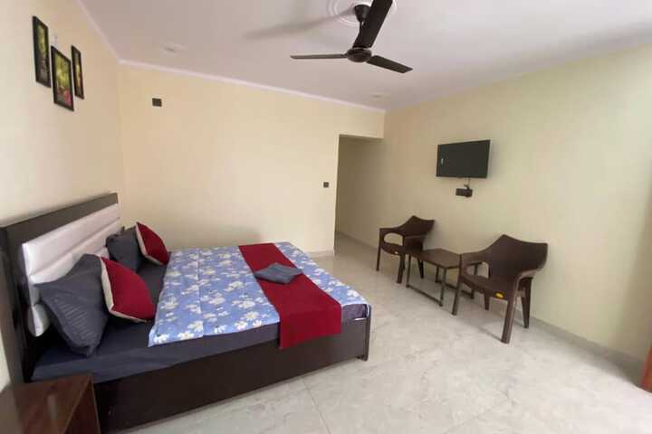 Room 3 of 23