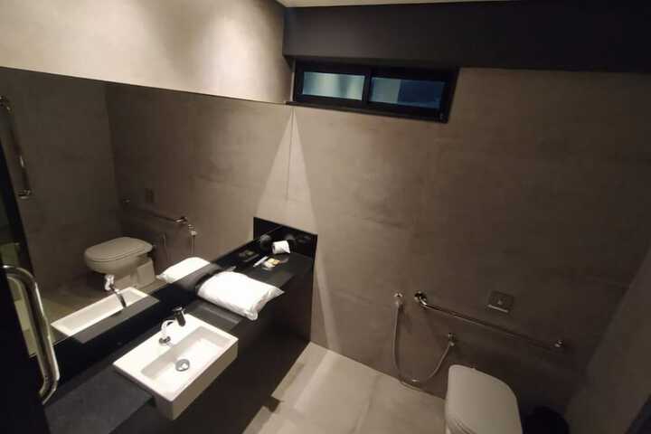 Room 35 of 56