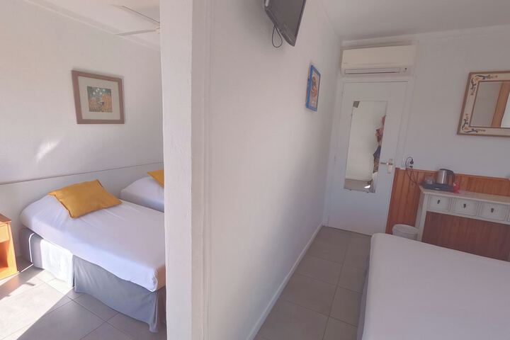 Room 19 of 39