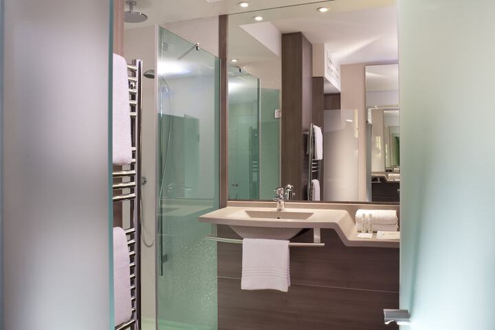 Clean Restrooms