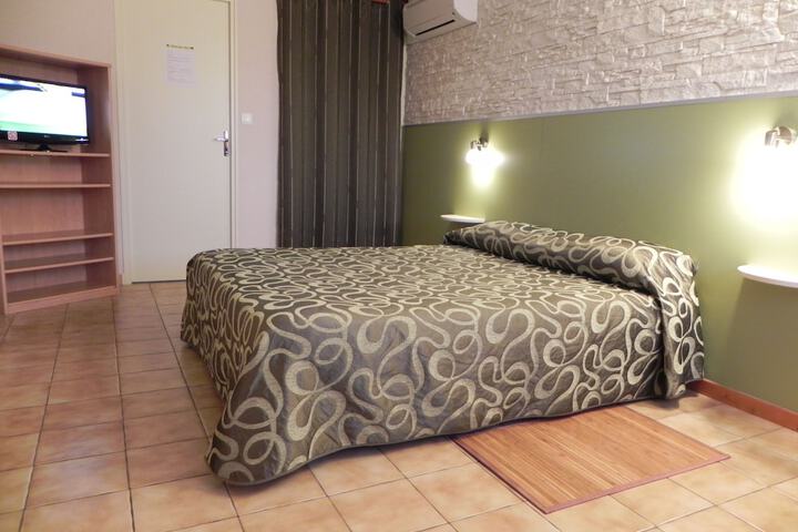 Room 6 of 29