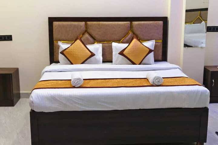 Room 2 of 11