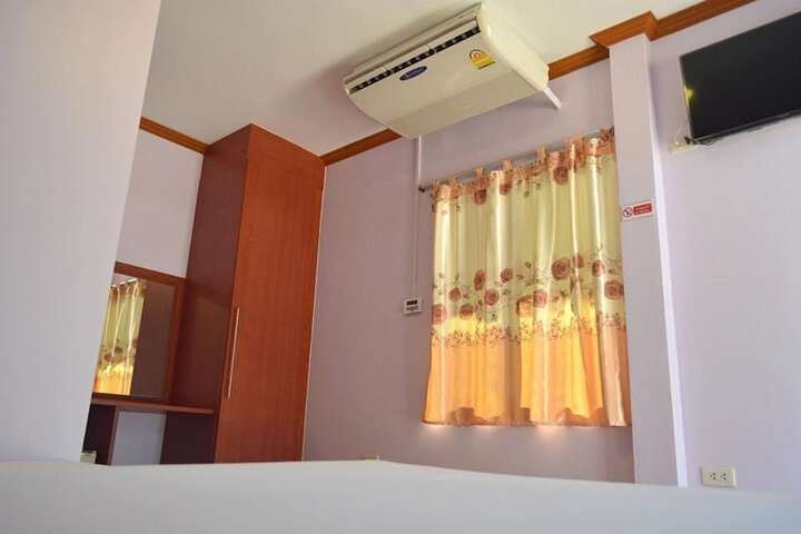 Room 9 of 31