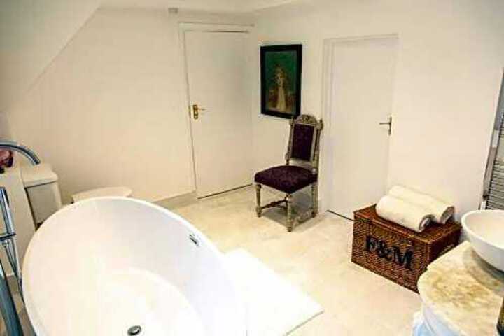 Room 9 of 23