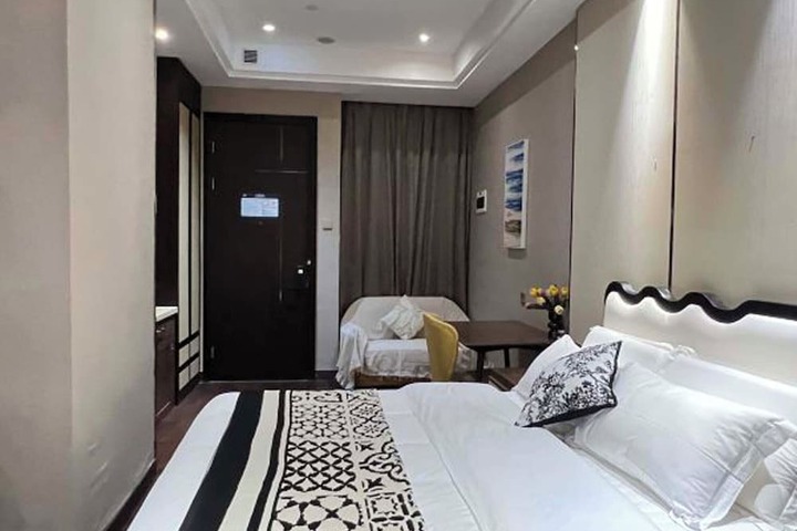 Room 114 of 140