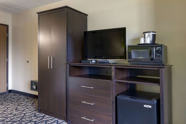 Suite King Bed Sofa (8 of 9)