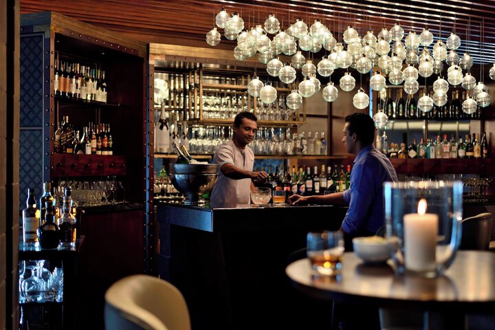 Lounge 75 of 98