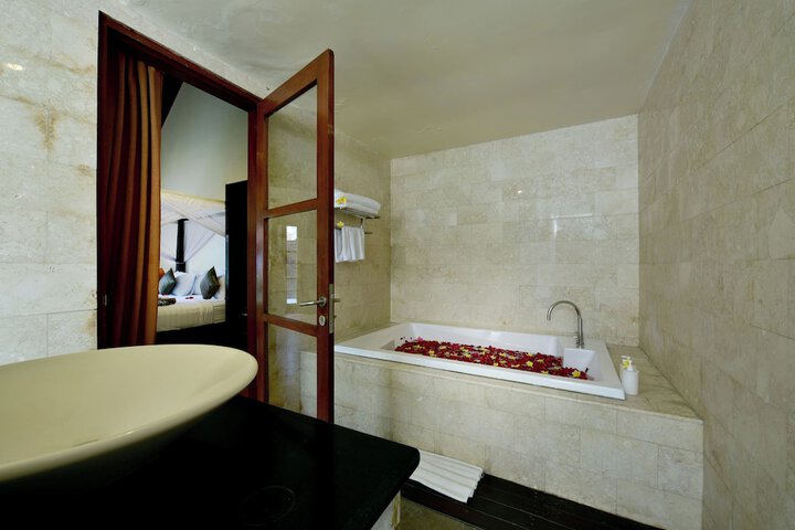 Room 14 of 24