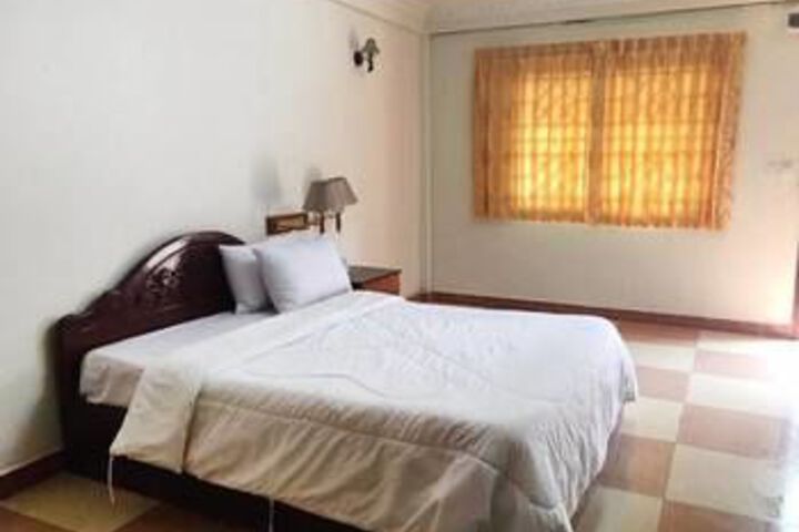 Room 8 of 22