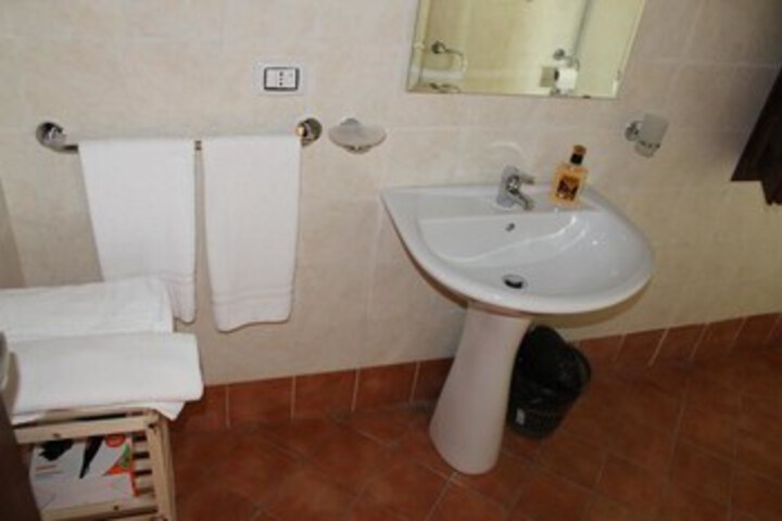 Room 2 of 17