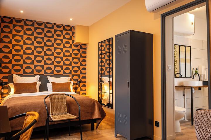 Room 42 of 131