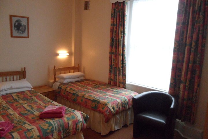 Room 4 of 61