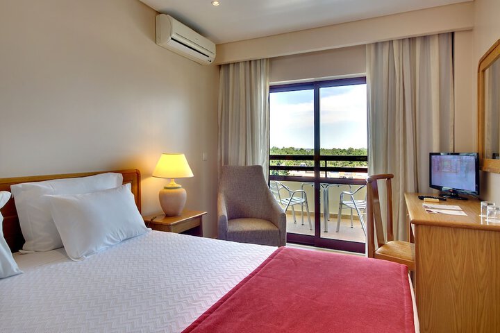 Room 15 of 38