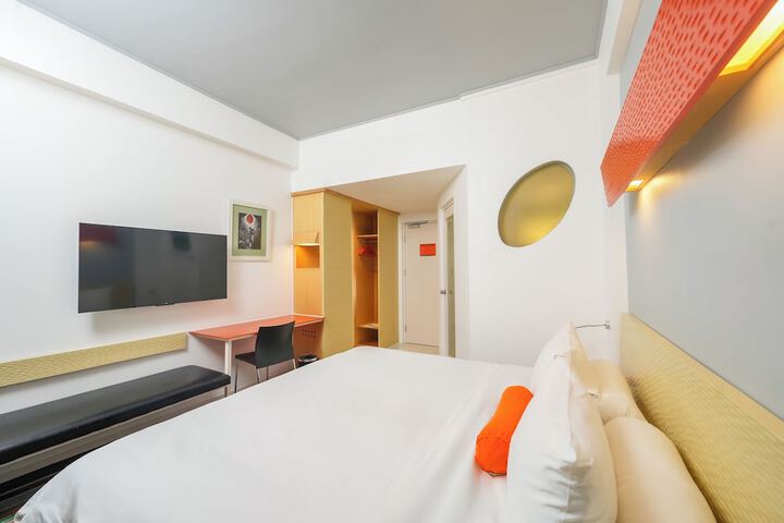 Room 9 of 44