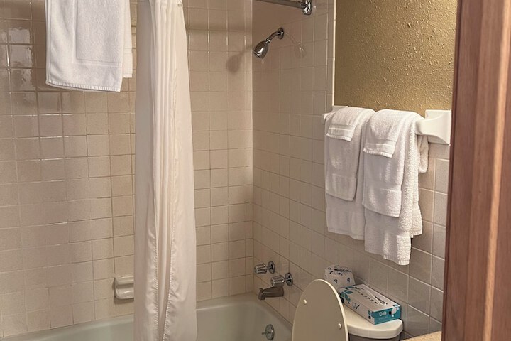 Room 132 of 180