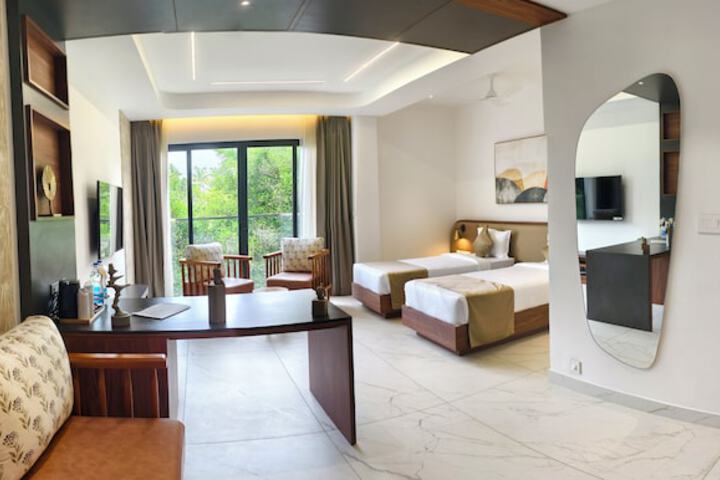 Room 16 of 28