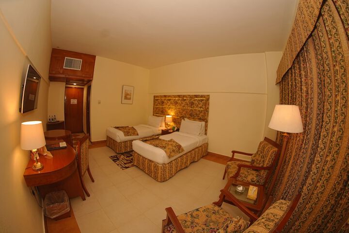 Room 17 of 32
