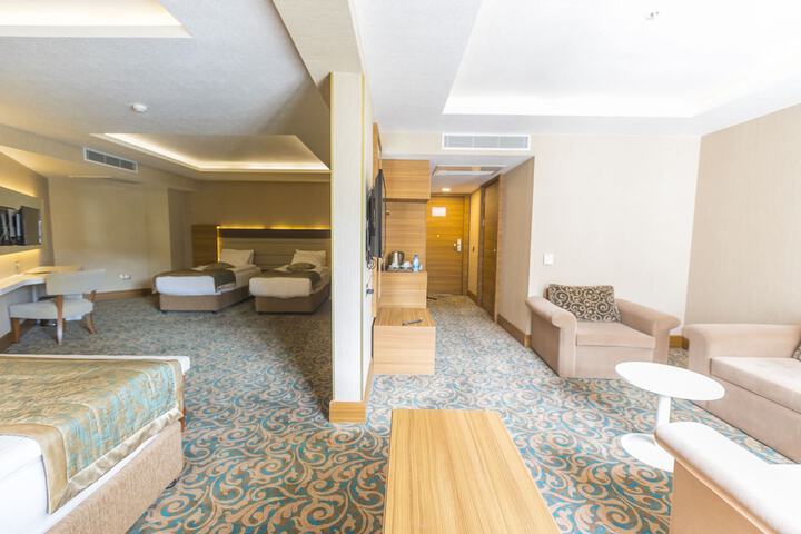 Room 26 of 171