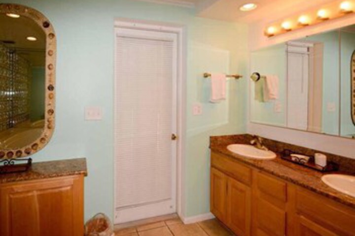 Room 6 of 45