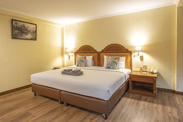 Room 13 of 70