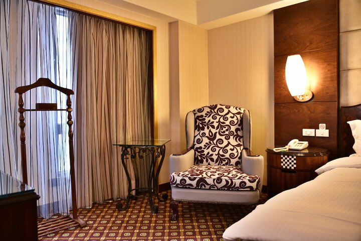 Room 45 of 164
