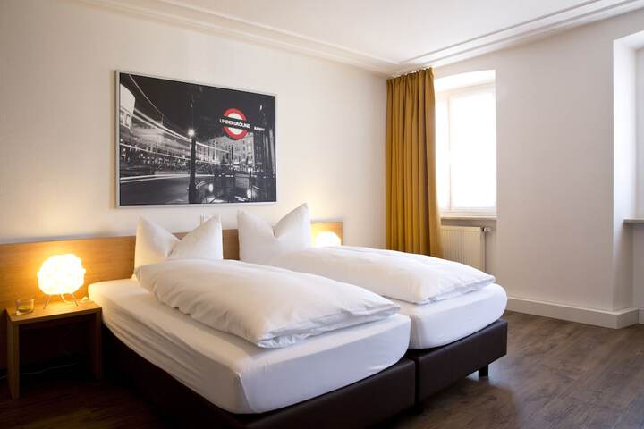 Room 15 of 36
