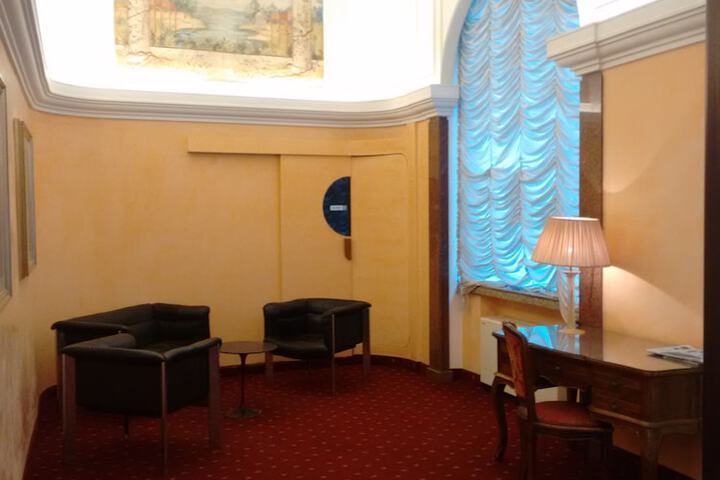 Guest Lobby